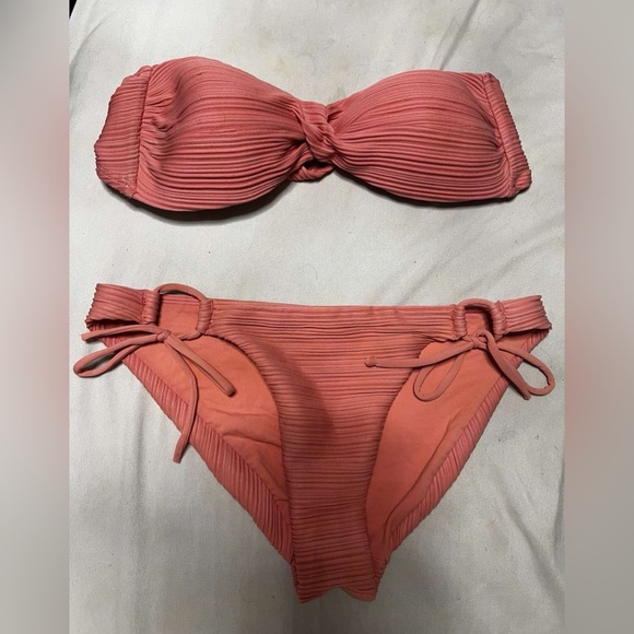 Bikini set - Picture 1 of 2